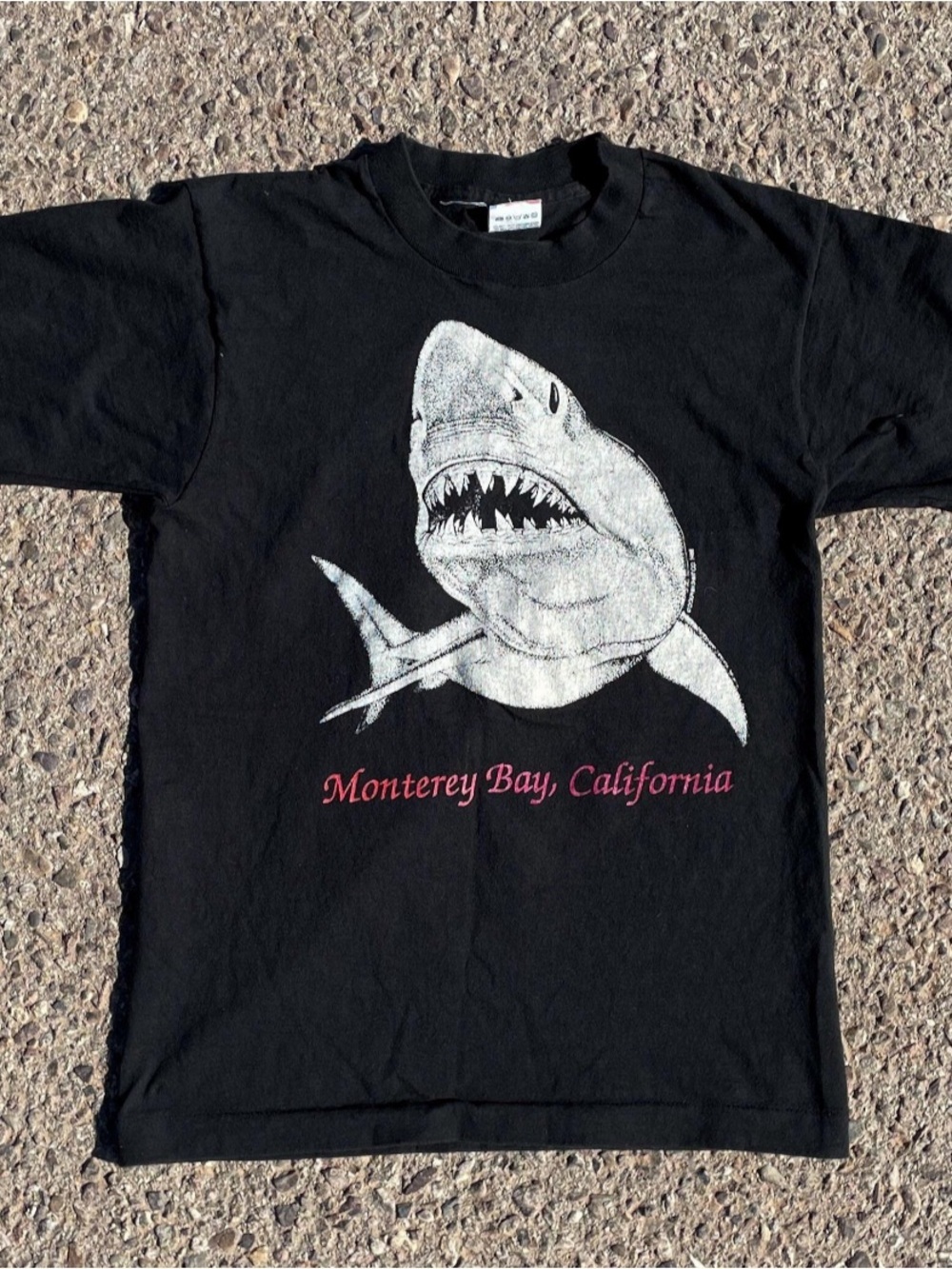 Vintage 80s Monterey Bay California Shark Graphic T-Shirt S Baby Tee